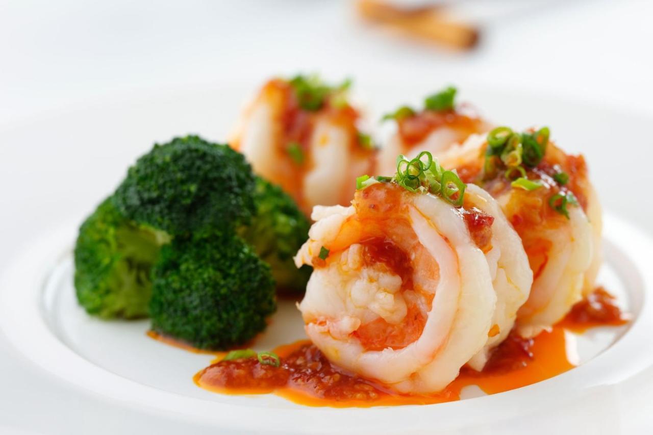 Hong Kong Skycity Marriott Hotel Exteriér fotografie Shrimp and broccoli
