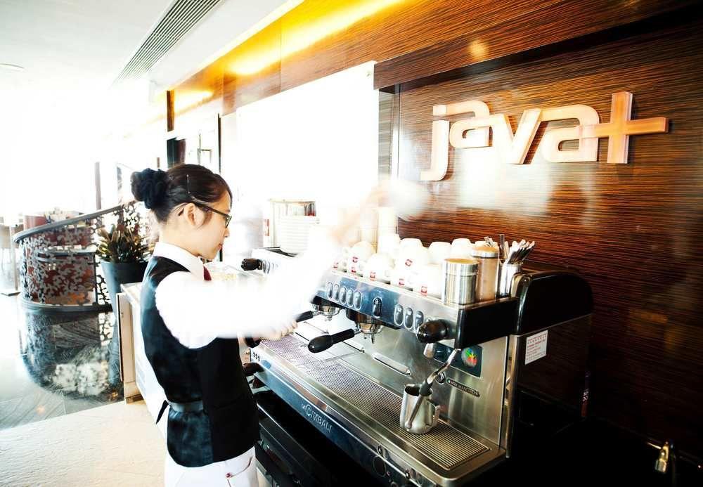 Hong Kong Skycity Marriott Hotel Exteriér fotografie A barista at work