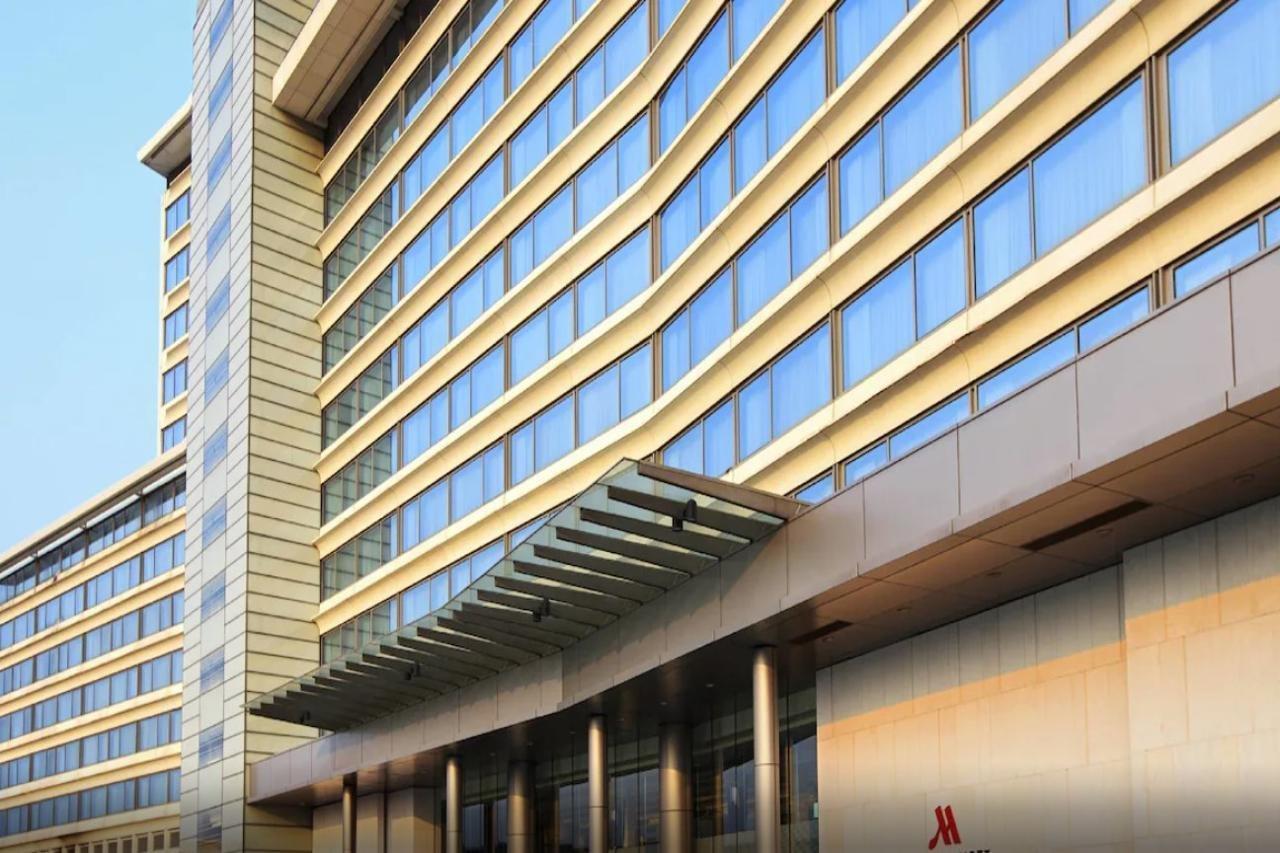Hong Kong Skycity Marriott Hotel Exteriér fotografie The Marriott International headquarters in Bethesda, Maryland