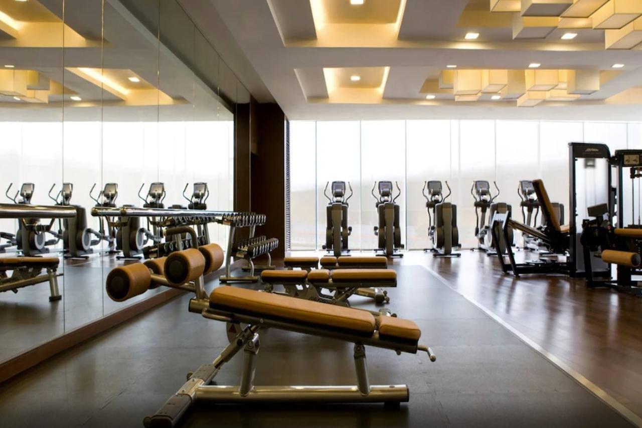 Hong Kong Skycity Marriott Hotel Exteriér fotografie The gym at the hotel