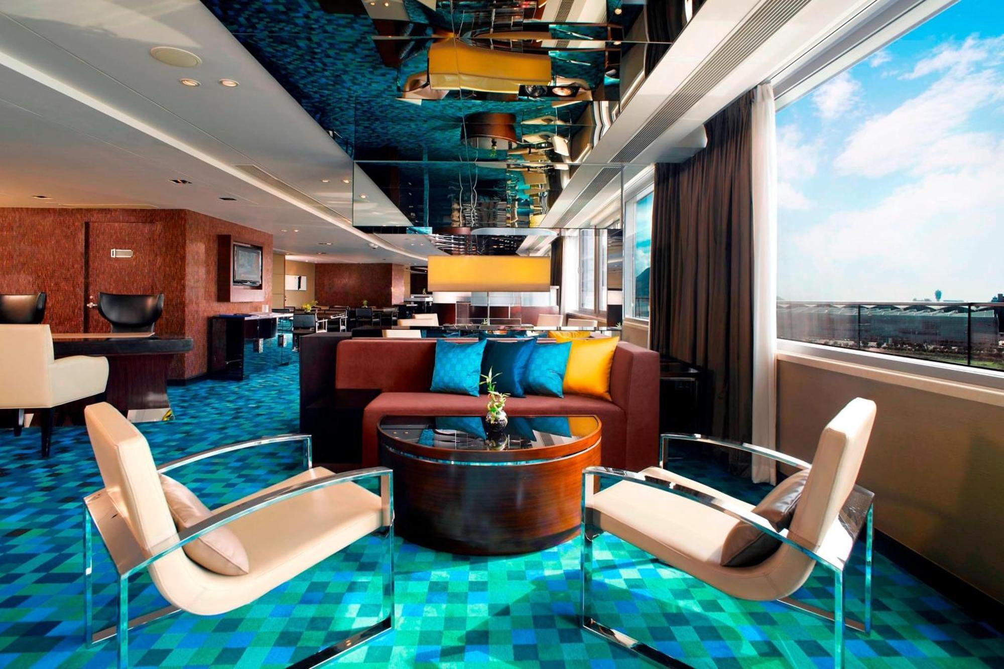 Hong Kong Skycity Marriott Hotel Exteriér fotografie The Club lounge at KLIA