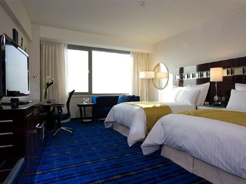 Hong Kong Skycity Marriott Hotel Pokoj fotografie A room at the Renaissance Boston Harborview